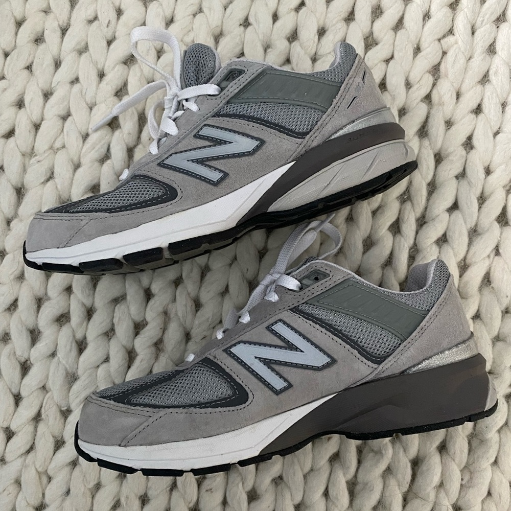 New Balance Big Boys’ 990v5